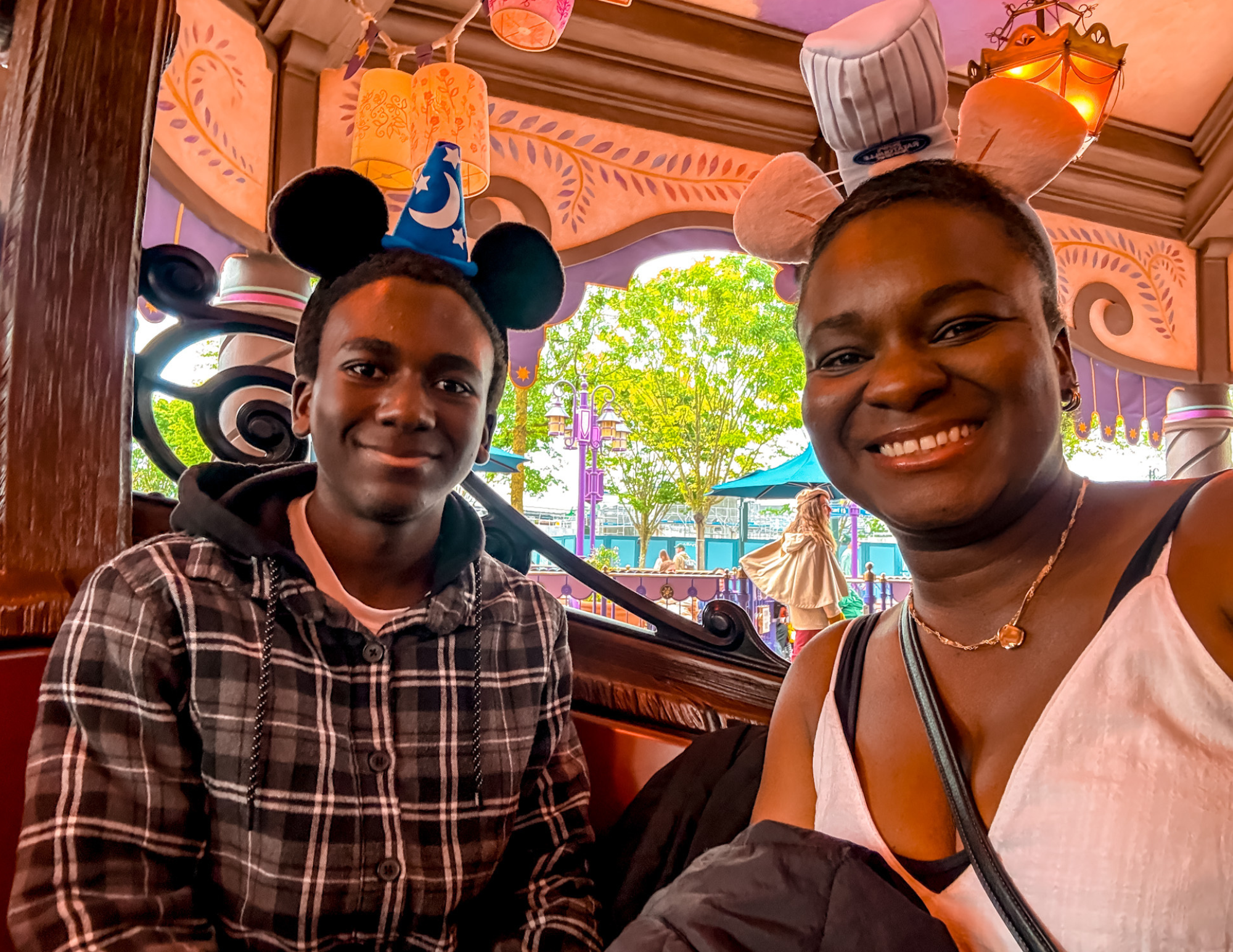 Disneyland Paris Guide-2.png